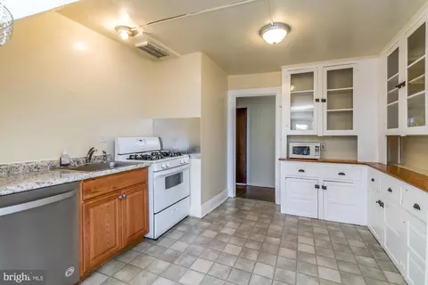 2518 Talbot Rd, Baltimore, MD 21216 photo 4