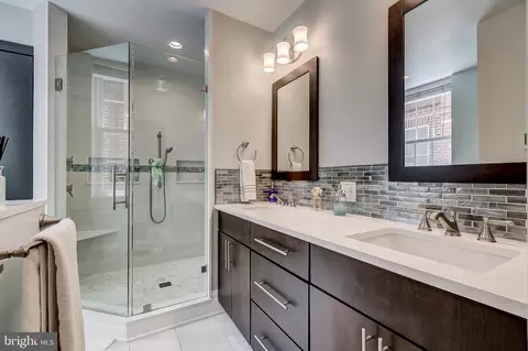 Bath - 111 W Lee St, Baltimore, MD 21201 photo 2 of 7