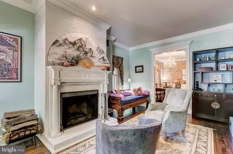 Living - 111 W Lee St, Baltimore, MD 21201 photo 1 of 5