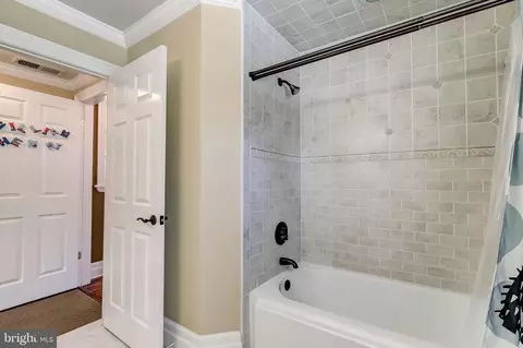 Bath - 111 W Lee St, Baltimore, MD 21201 photo 5 of 7