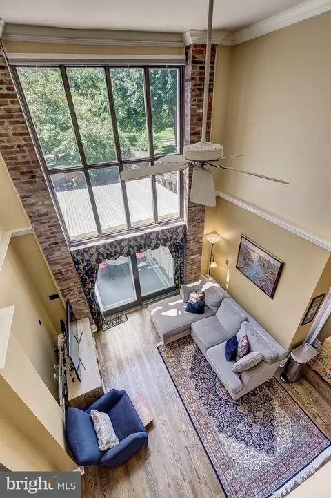 Living - 111 W Lee St, Baltimore, MD 21201 photo 5 of 5