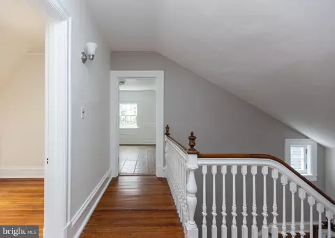 Entry Way - 103 Edgevale Rd, Baltimore, MD 21210 photo 11 of 12