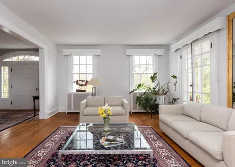 Living - 103 Edgevale Rd, Baltimore, MD 21210 photo 3 of 6
