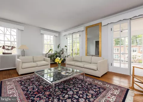 Living - 103 Edgevale Rd, Baltimore, MD 21210 photo 4 of 6