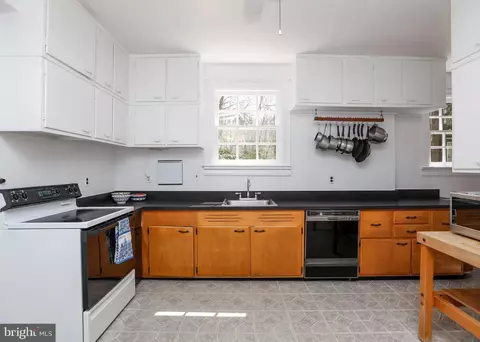 Kitchen - 103 Edgevale Rd, Baltimore, MD 21210 photo 4 of 4