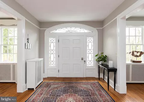 Entry Way - 103 Edgevale Rd, Baltimore, MD 21210 photo 2 of 12