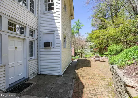 Exterior - 103 Edgevale Rd, Baltimore, MD 21210 photo 7 of 10