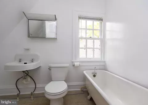 Bath - 103 Edgevale Rd, Baltimore, MD 21210 photo 6 of 6