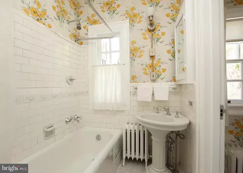 Bath - 103 Edgevale Rd, Baltimore, MD 21210 photo 2 of 6