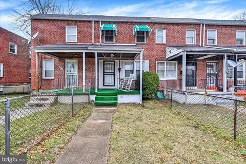 2934 Edgecombe Cir N, Baltimore, MD 21215