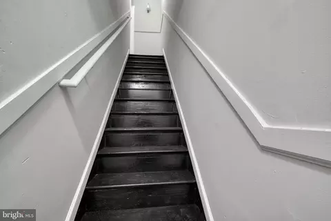 Entry Way - 2432 Callow Ave, Baltimore, MD 21217 photo 2 of 2