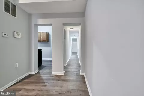 Entry Way - 2432 Callow Ave, Baltimore, MD 21217 photo 1 of 2