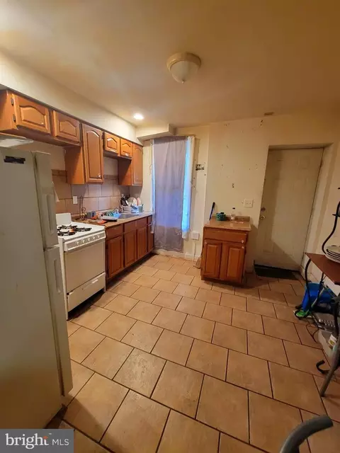 2015 Wilhelm St, Baltimore, MD 21223 photo 3