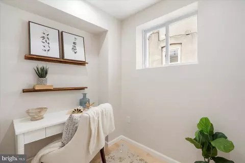 Bath - 1428 Covington St, Baltimore, MD 21230 photo 8 of 12