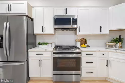 Kitchen - 1428 Covington St, Baltimore, MD 21230 photo 2 of 4