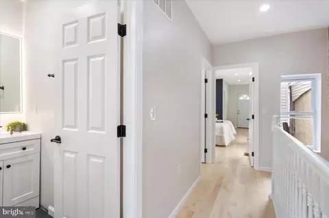 Entry Way - 1428 Covington St, Baltimore, MD 21230 photo 4 of 4