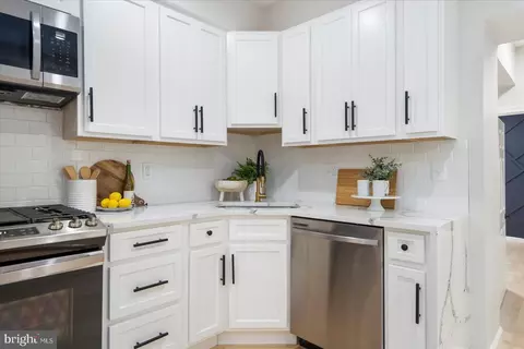 Kitchen - 1428 Covington St, Baltimore, MD 21230 photo 3 of 4