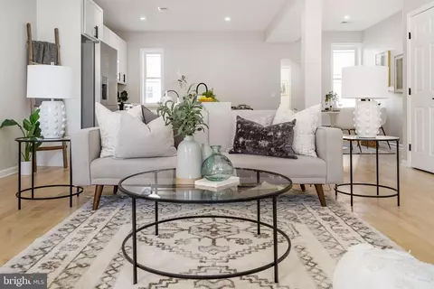 2528 Loyola Southway Southway Southway, Baltimore, MD 21215