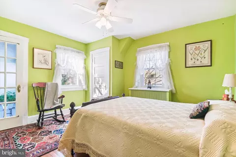 Bedroom - 209 Cedarcroft Rd, Baltimore, MD 21212 photo 7 of 14