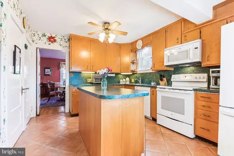 Kitchen - 209 Cedarcroft Rd, Baltimore, MD 21212 photo 1 of 5