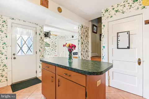 Kitchen - 209 Cedarcroft Rd, Baltimore, MD 21212 photo 4 of 5