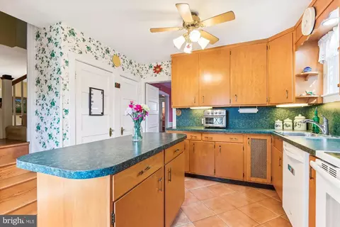 Kitchen - 209 Cedarcroft Rd, Baltimore, MD 21212 photo 2 of 5