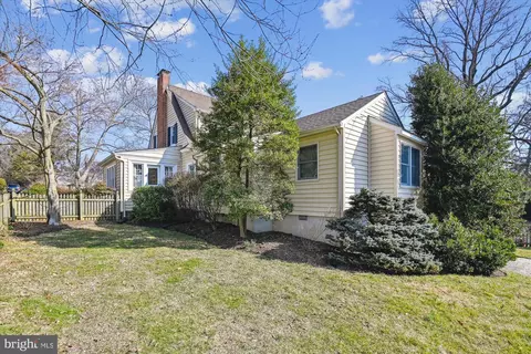 Exterior - 209 Cedarcroft Rd, Baltimore, MD 21212 photo 5 of 11