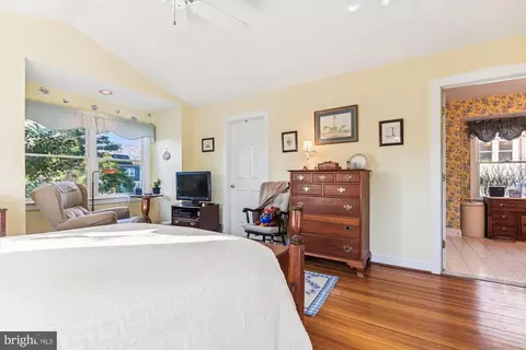 Bedroom - 209 Cedarcroft Rd, Baltimore, MD 21212 photo 6 of 14