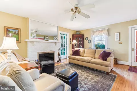 Living - 209 Cedarcroft Rd, Baltimore, MD 21212 photo 1 of 5