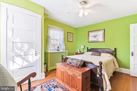 Bedroom - 209 Cedarcroft Rd, Baltimore, MD 21212 photo 8 of 14