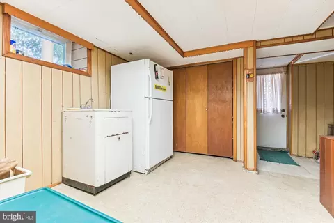 Kitchen - 209 Cedarcroft Rd, Baltimore, MD 21212 photo 5 of 5
