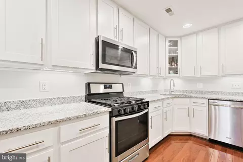 Kitchen - 616 S Milton Ave, Baltimore, MD 21224 photo 4 of 5