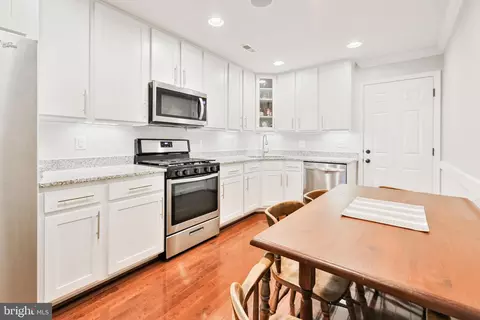Kitchen - 616 S Milton Ave, Baltimore, MD 21224 photo 3 of 5