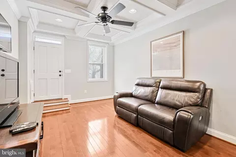 Living - 616 S Milton Ave, Baltimore, MD 21224 photo 1 of 4