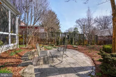 Exterior - 327 Broadmoor Rd, Baltimore, MD 21212 photo 10 of 17