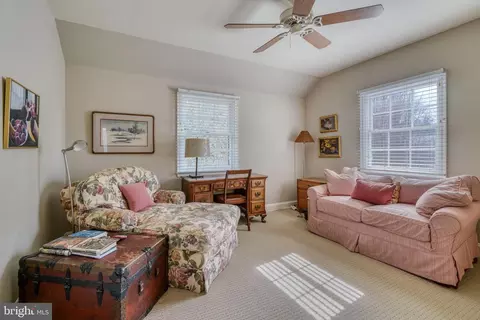 Living - 327 Broadmoor Rd, Baltimore, MD 21212 photo 6 of 6