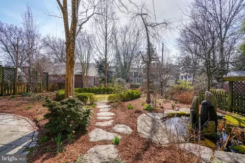 Exterior - 327 Broadmoor Rd, Baltimore, MD 21212 photo 9 of 17