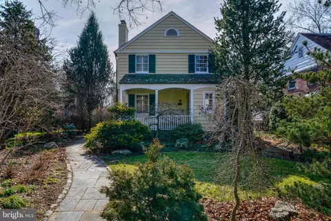 Exterior - 327 Broadmoor Rd, Baltimore, MD 21212 photo 2 of 17
