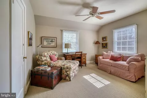 Living - 327 Broadmoor Rd, Baltimore, MD 21212 photo 5 of 6