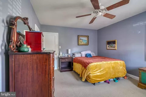 Bedroom - 327 Broadmoor Rd, Baltimore, MD 21212 photo 4 of 5