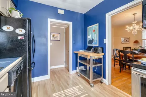 Entry Way - 327 Broadmoor Rd, Baltimore, MD 21212 photo 1 of 2