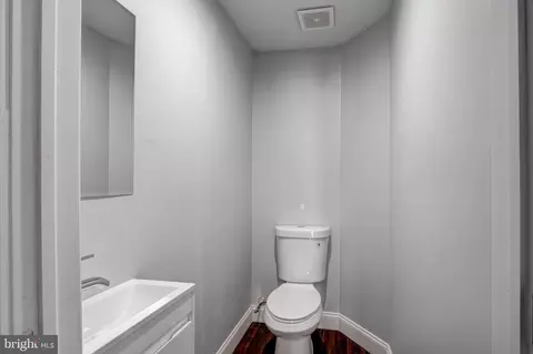 Entry Way - 2536 Frederick Ave, Baltimore, MD 21223 photo 9 of 17