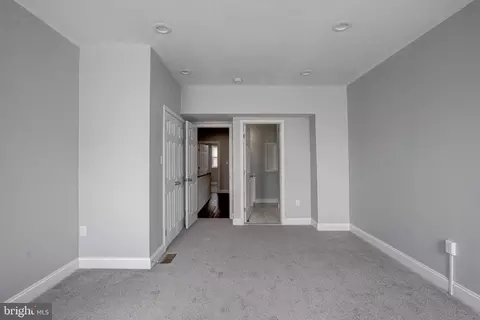 Entry Way - 2536 Frederick Ave, Baltimore, MD 21223 photo 15 of 17