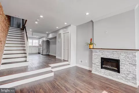 Entry Way - 2536 Frederick Ave, Baltimore, MD 21223 photo 2 of 17