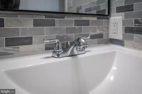 Bath - 442 W 23rd St, Baltimore, MD 21211 photo 12 of 15