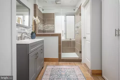 Bath - 442 W 23rd St, Baltimore, MD 21211 photo 3 of 15