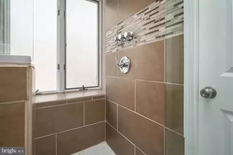 Bath - 442 W 23rd St, Baltimore, MD 21211 photo 4 of 15