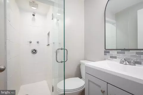 Bath - 442 W 23rd St, Baltimore, MD 21211 photo 9 of 15