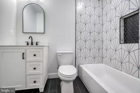 Bath - 709 W 36th St, Baltimore, MD 21211 photo 2 of 13