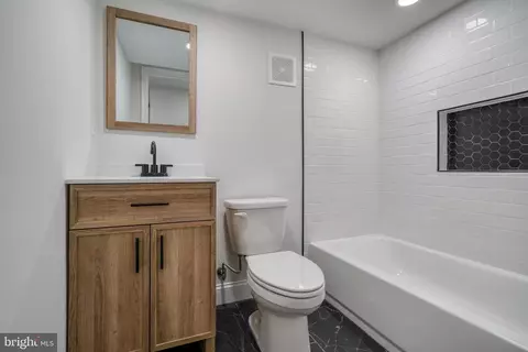 Bath - 709 W 36th St, Baltimore, MD 21211 photo 11 of 13